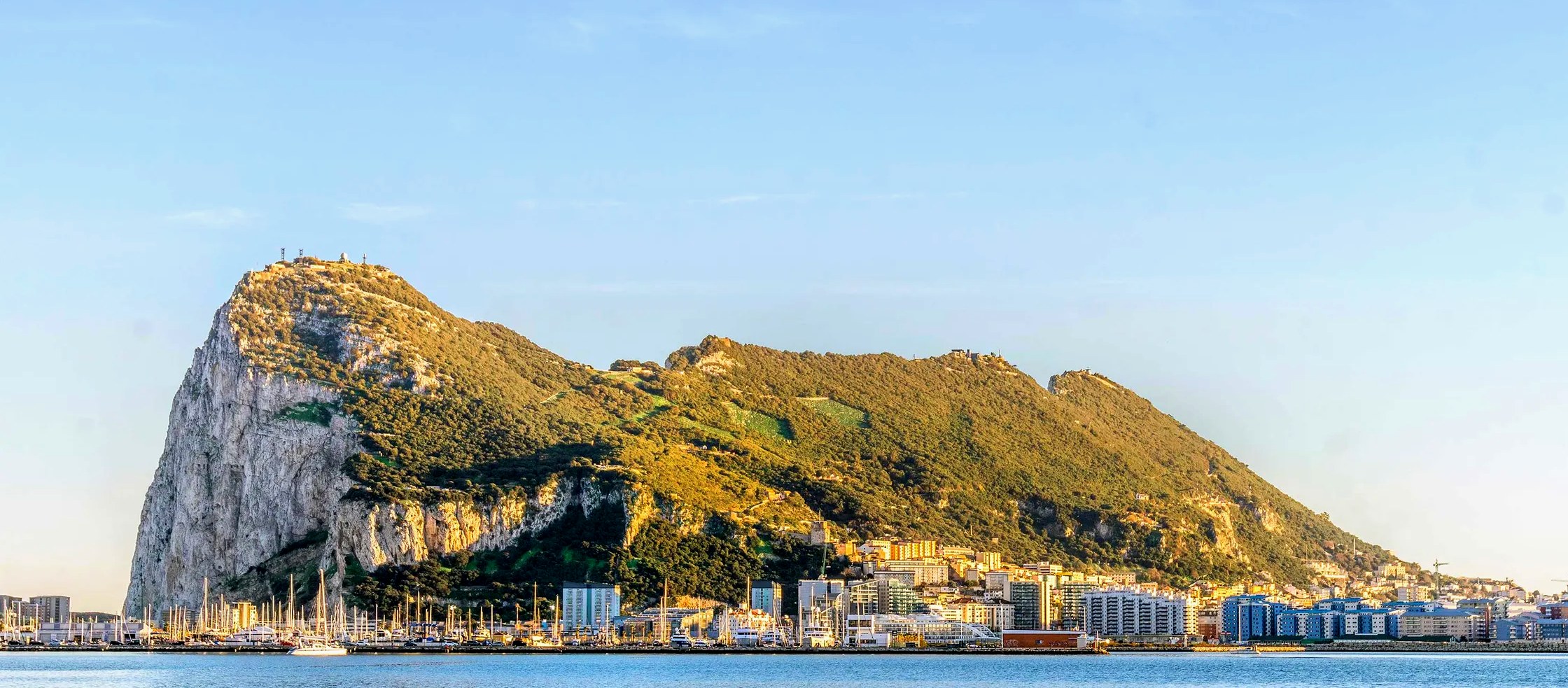 Peñón de Gibraltar visto desde el mar
